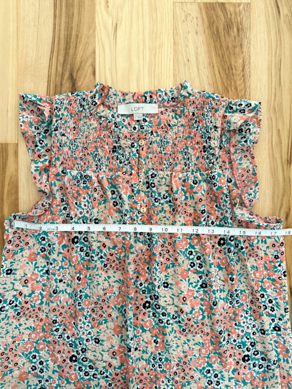 LOFT Smocked Ditsy Floral Blouse | Flutter Sleeve | Ruffle Neck | Size S - Picture 8 of 10